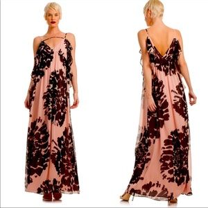 Beautiful NWT Trina Turk maxi